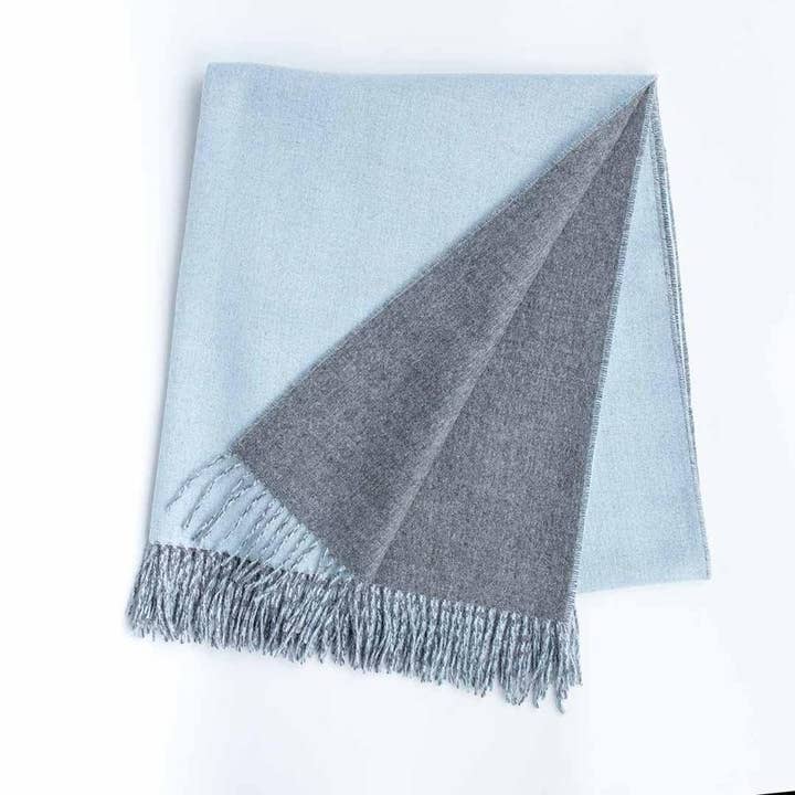 Double-Sided Alpaca Throw - Light Blue/Gray for wholesale by Cocún