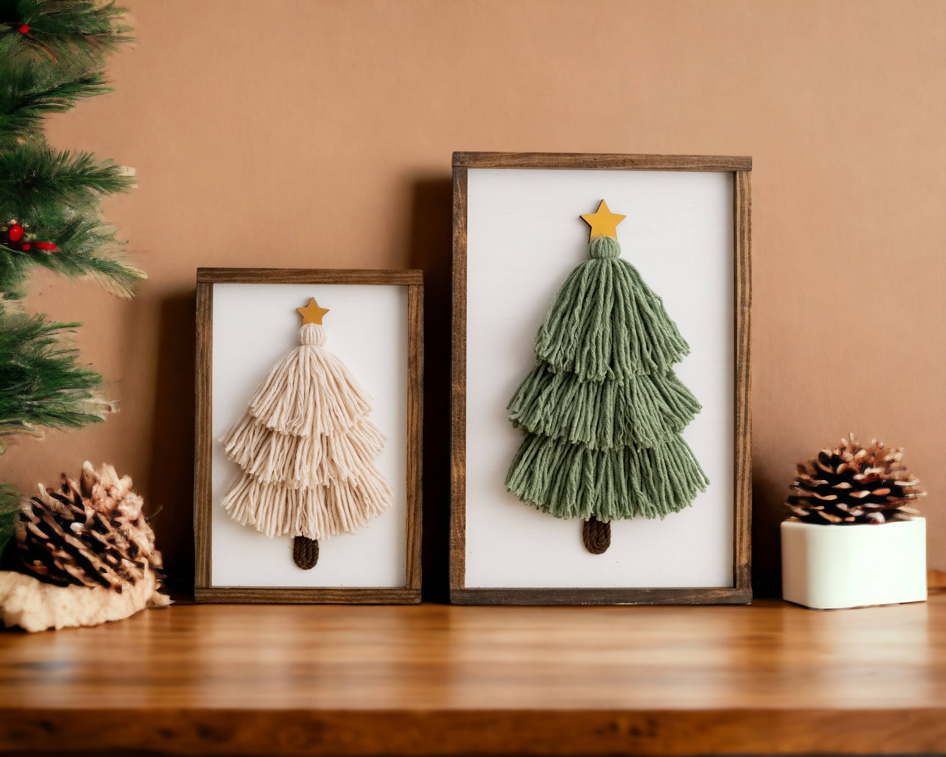 BeanDaikon - Wholesale Christmas Decoration - Framed Tassel Macrame Christmas Tree V2310