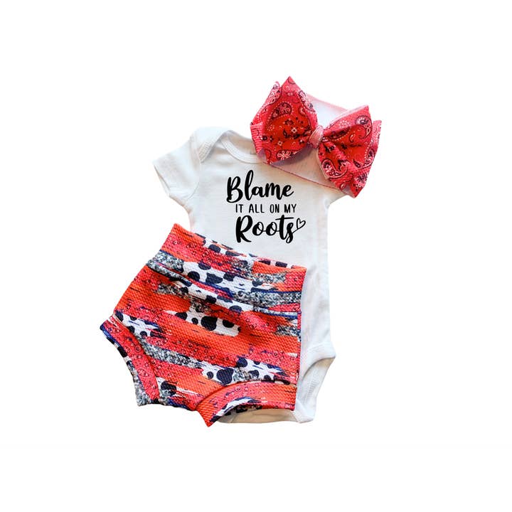 Brushstroke Baby Bummies Set „Die Schuld an allem liegt bei meinen Wurzeln“ für den Großhandel von Tiny toes Baby Co