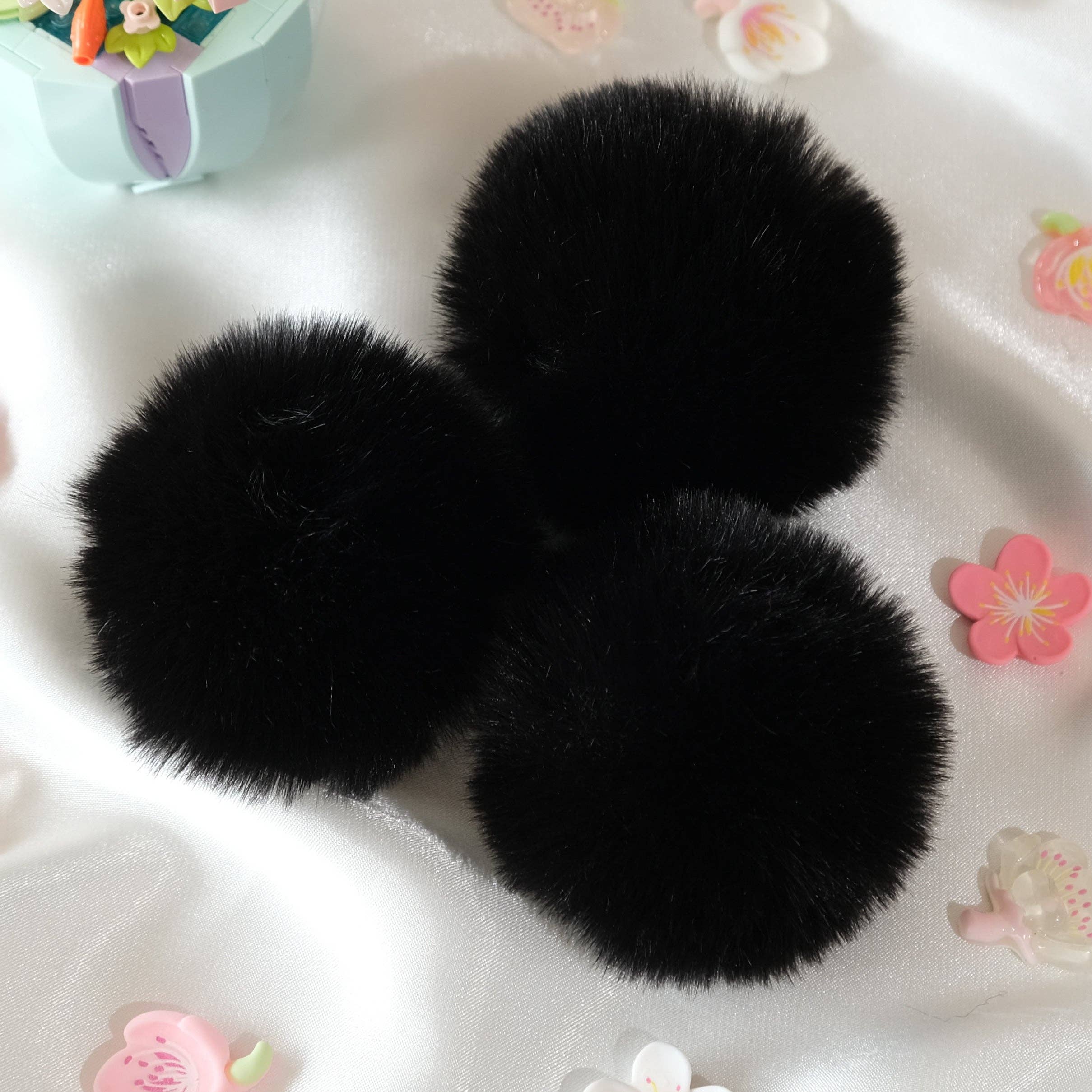 Moon Bunny - Wholesale Craft supplies - Pom pom8
