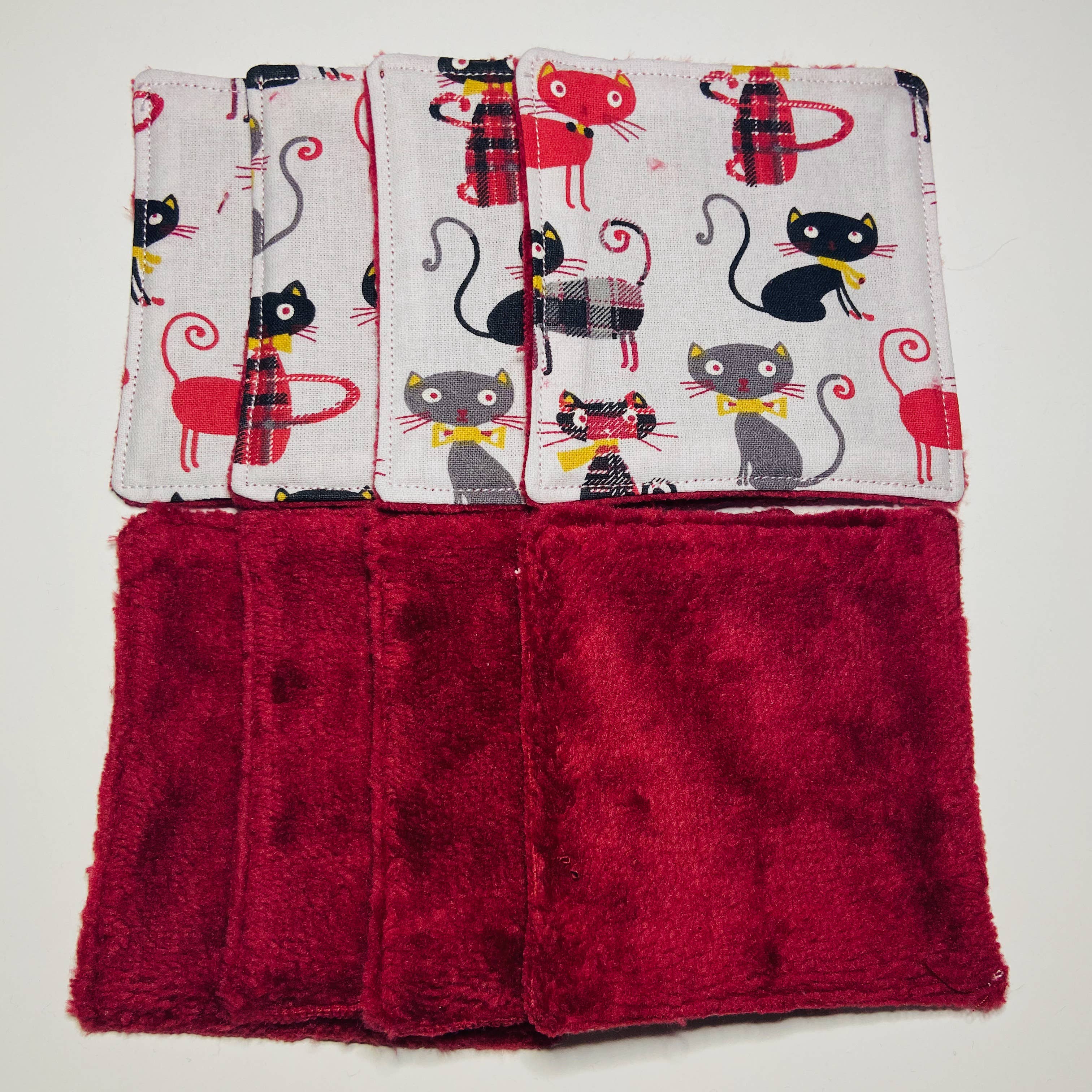 Meli beauty – wholesale Make-up remover – Washable wipe with red cat print3