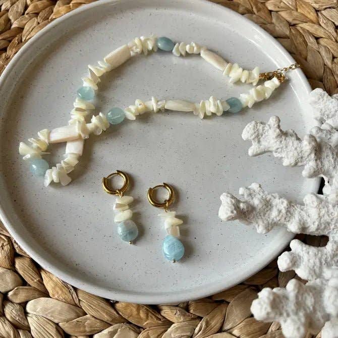 OE! – wholesale Hängande örhängen – AQUAMARE - Ringar i pärlemor och akvamarin4