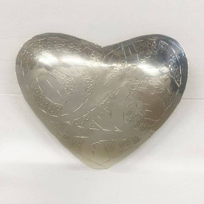 ByBazz - Vendita all'ingrosso Ciotole/Piatti decorativi - Set di 3 ciotole in metallo argentato, 6 modelli artigianali unici1