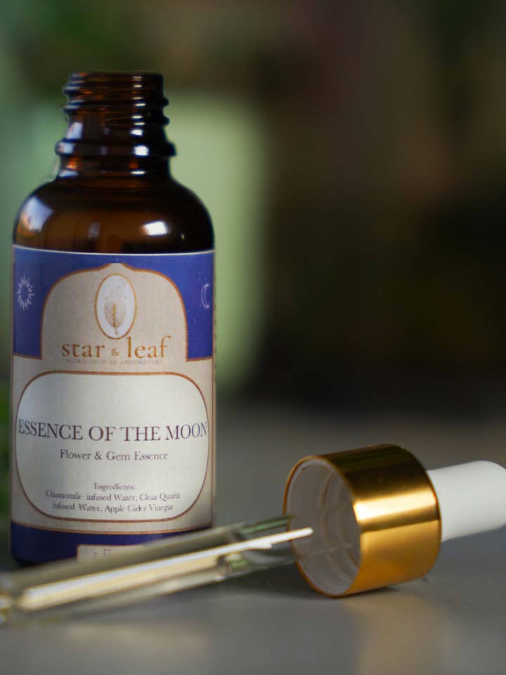 Essensen af månen: Blomst & perle essens for engroshandel hos Star & Leaf Astrological Apothecary