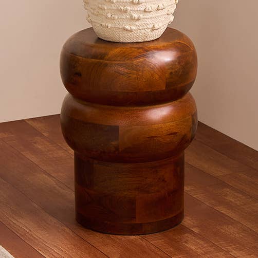 Table d'appoint en bois de manguier Oakspire pour la vente par NACH