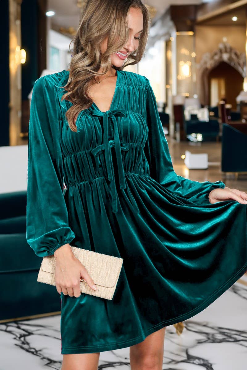 Vine & Love - Wholesale Dress - Women's - Elegant Silhouette Luxe Velvet V-Neck Dress VD831434