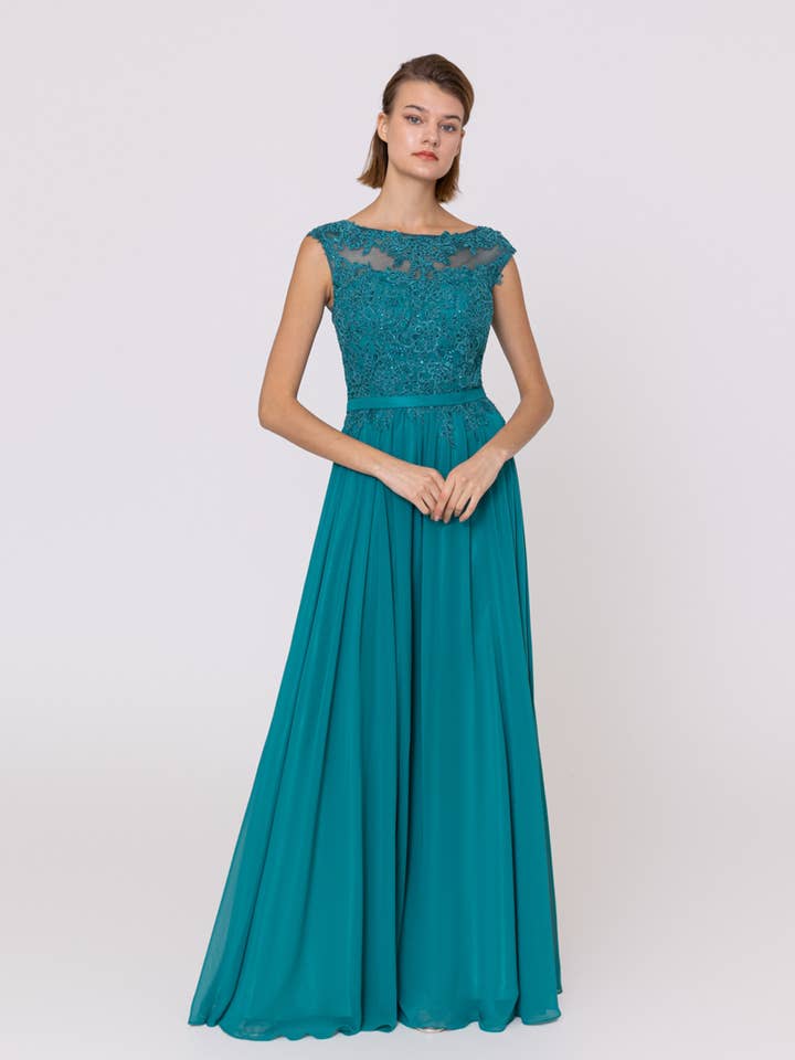 R0254 A-formet kjole med bådudskæring og chiffon- og blondeillusion for engroshandel hos Alice'Desir