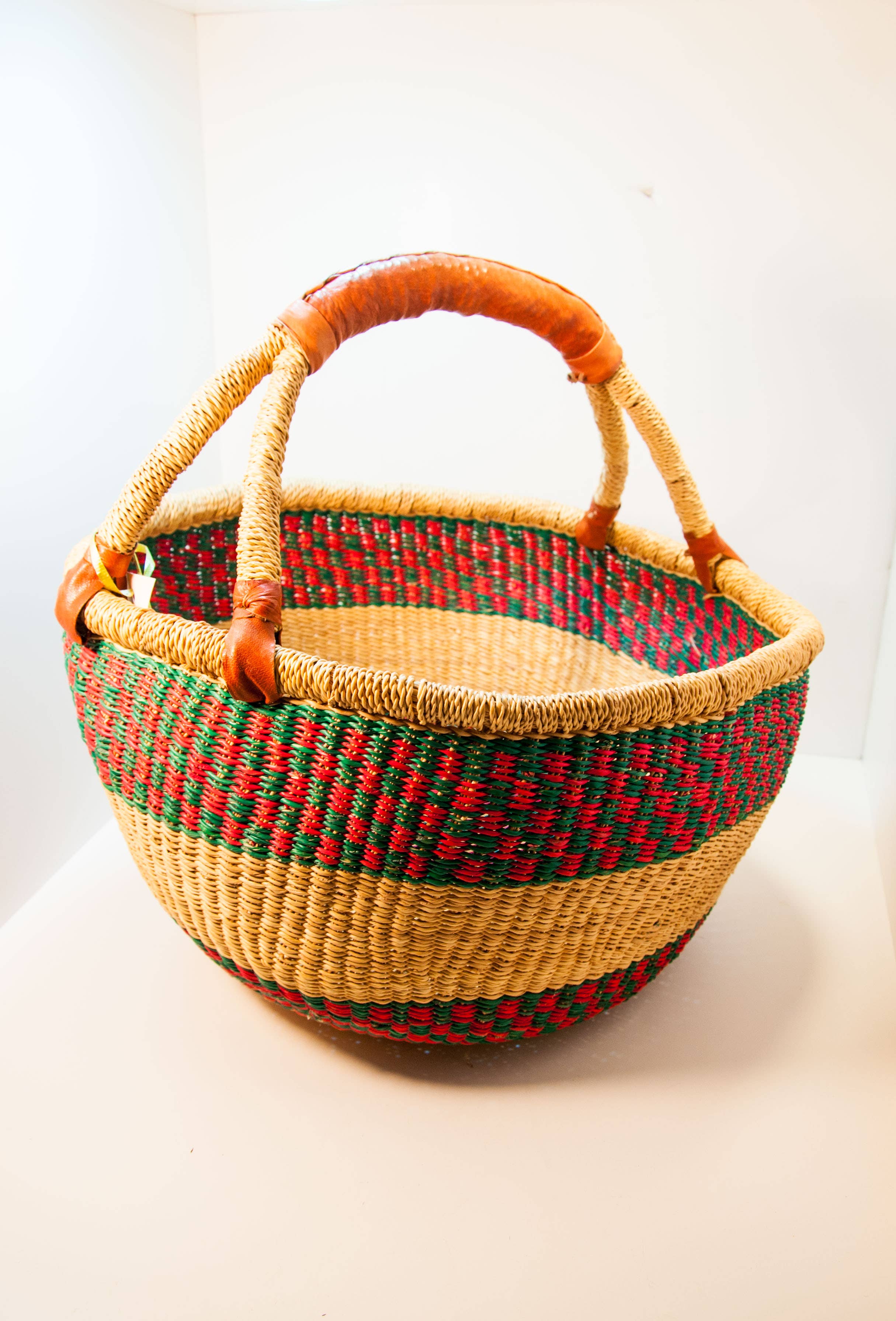 World Peaces - Wholesale Basket - Round Bolga Basket Shopper1
