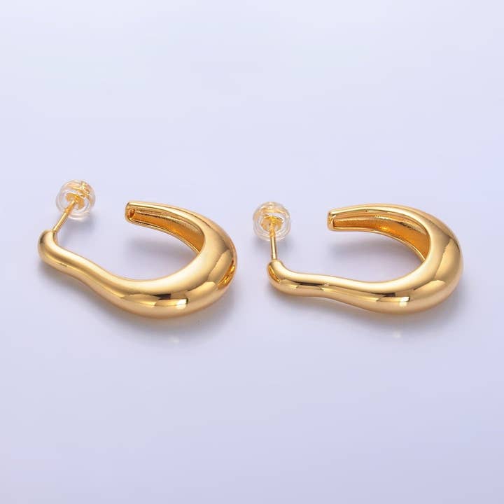 24K Goud Gevuld 28mm Gesmolten Abstracte J-vormige Hoepeloorbellen | AB704 voor wholesale door Aim Eternal