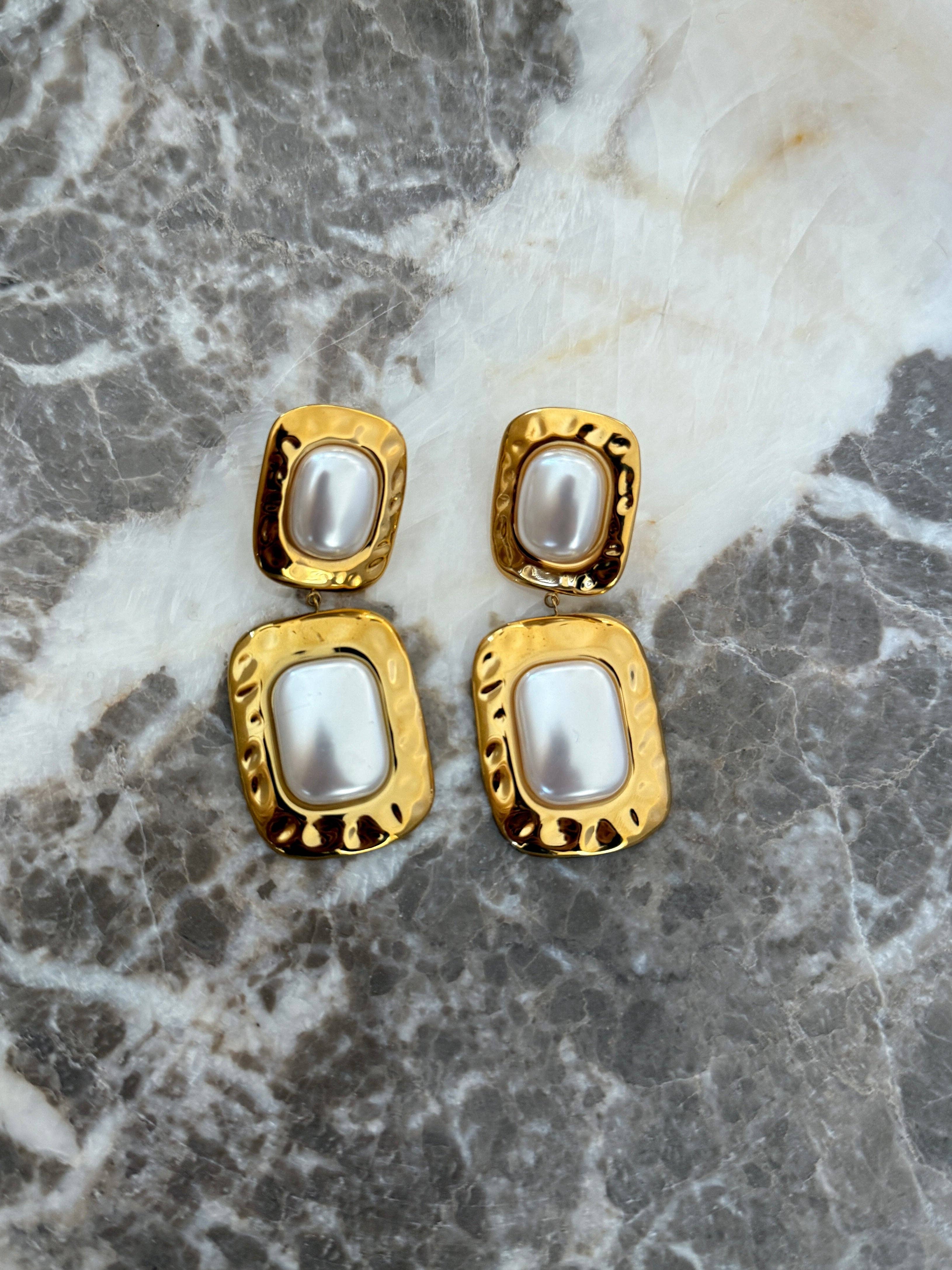 CHANSUTTPEARLS - Wholesale Stud/Post Earrings - THE ALLISON EARRING0