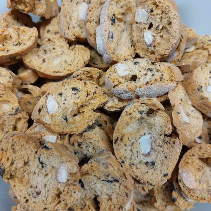 un nuage de sucre – Großhandel Cookie – Pikanter Cantuccini Cracker mit schwarzen Oliven1