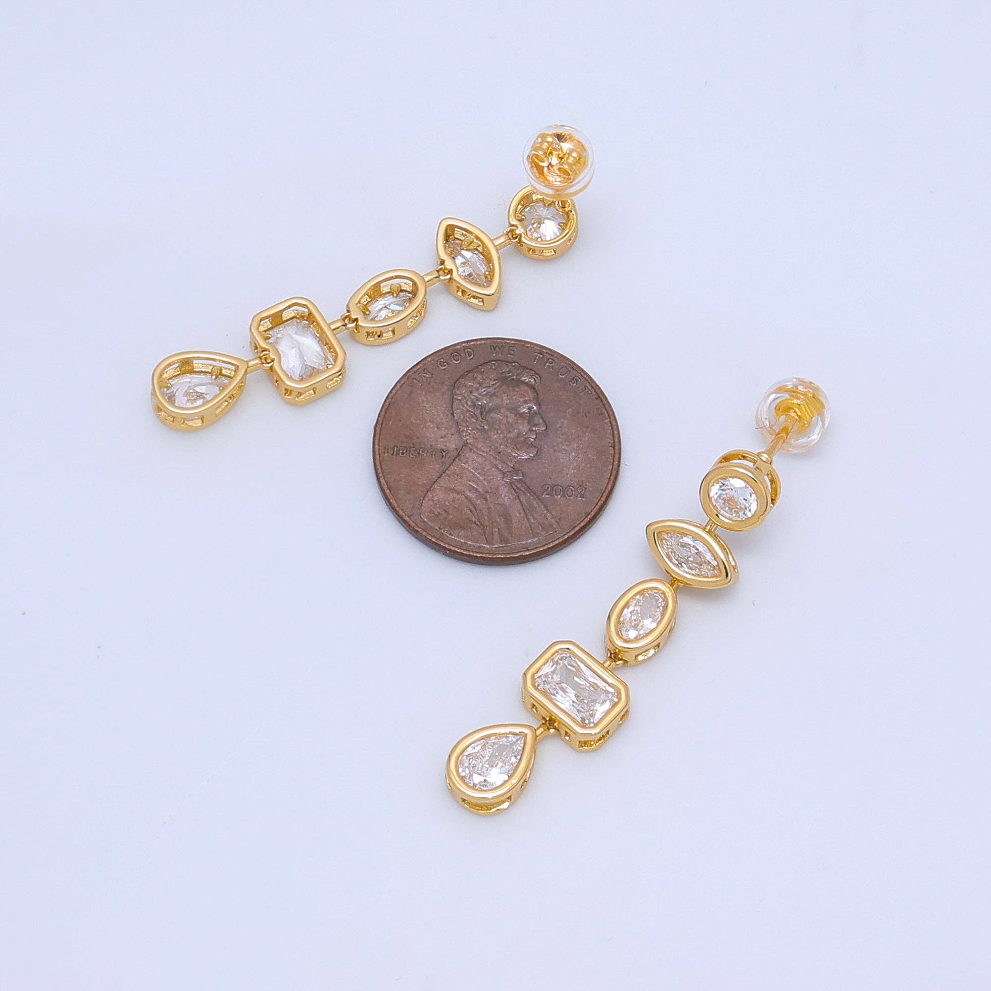 Aim Eternal - Wholesale Hangende/ronde oorbellen - 24K Goud Gevuld Geometrische CZ Bezel Druppel Oorstekers in Goud & Zilver | AB678 AB67911