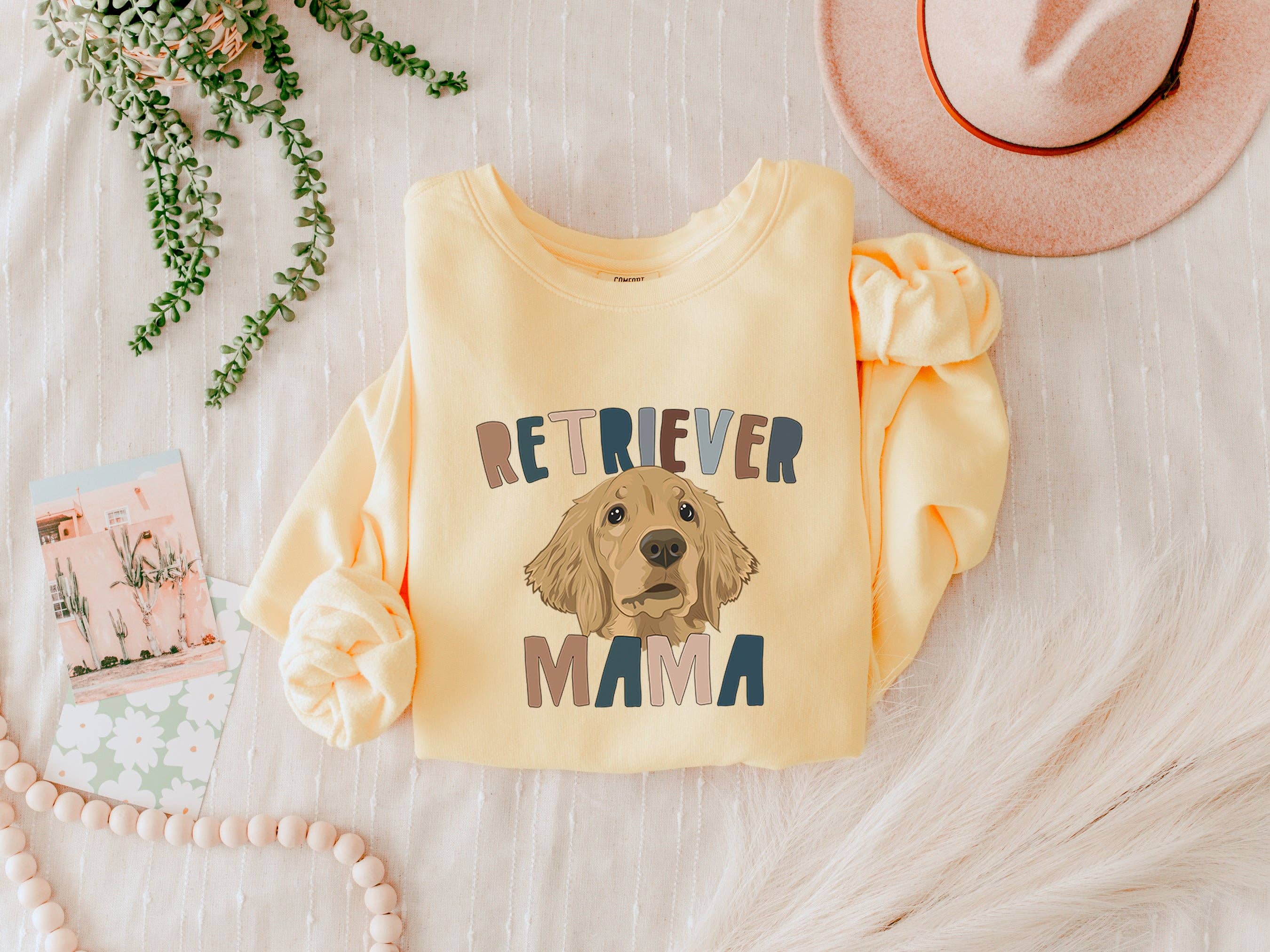 Verita Culture - Wholesale Graphic Sweatshirt - Women's - Golden Retriever Cute Dog Mom Comfort Colors Sweatshirt4