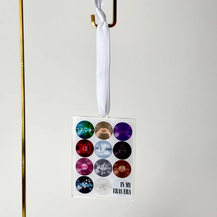 Sundae Sisters Co – Engroshandel Pynt – Ornament i min æra | Swiftie Ornament2