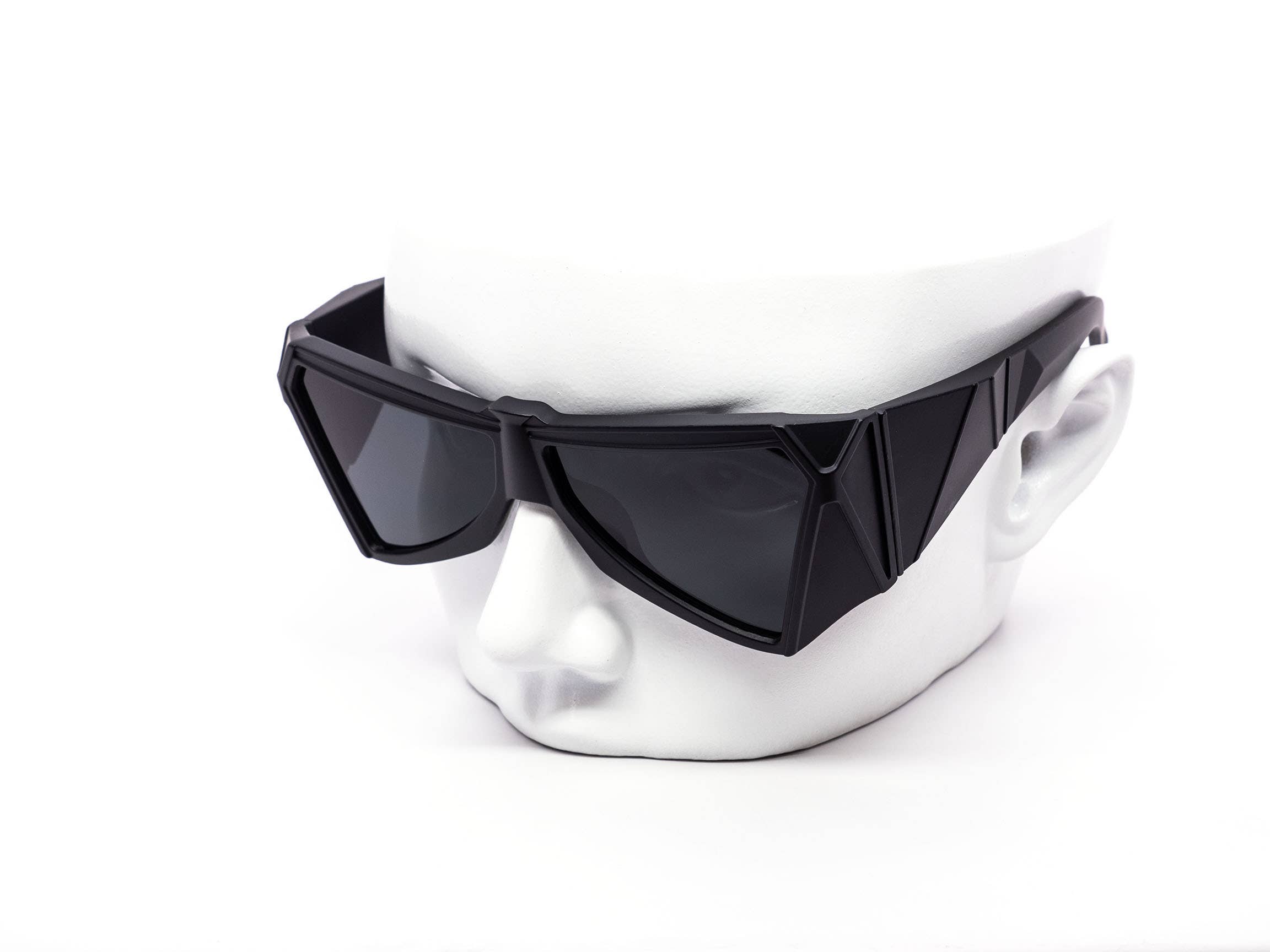 Still Friday - Wholesale Sunglasses - Unisex - Oversized Cyberpunk Super Triangle Sunglasses4