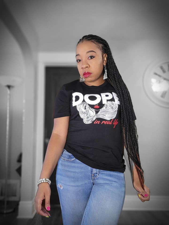2. SHE IS DOPE TSHIRT for engroshandel hos Dope In Real Life