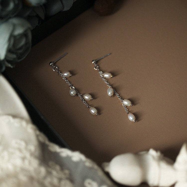 Haengseongworkshop - Wholesale Dangle Earrings - 18k Gold Plated/ Surgical Steel Stud 4mm Oval Rice Pearls Flora Style Earrings 4.5-5cm3