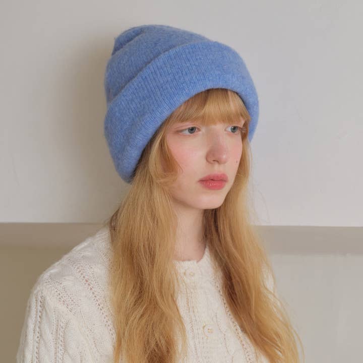 Bonnet en tricot uni en mélange de laine pour femme pour la vente par SALINA TRADING INC