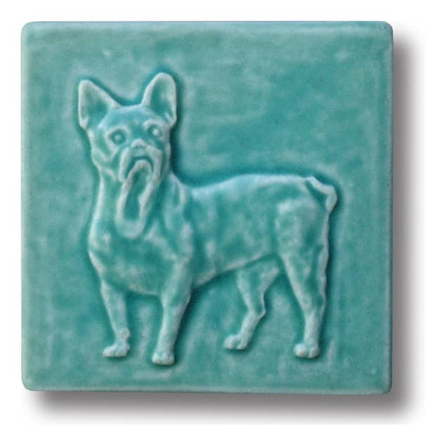 Fransk Bulldog Kunstflise 4x4 for engroshandel hos Whistling Frog Tile Inc.