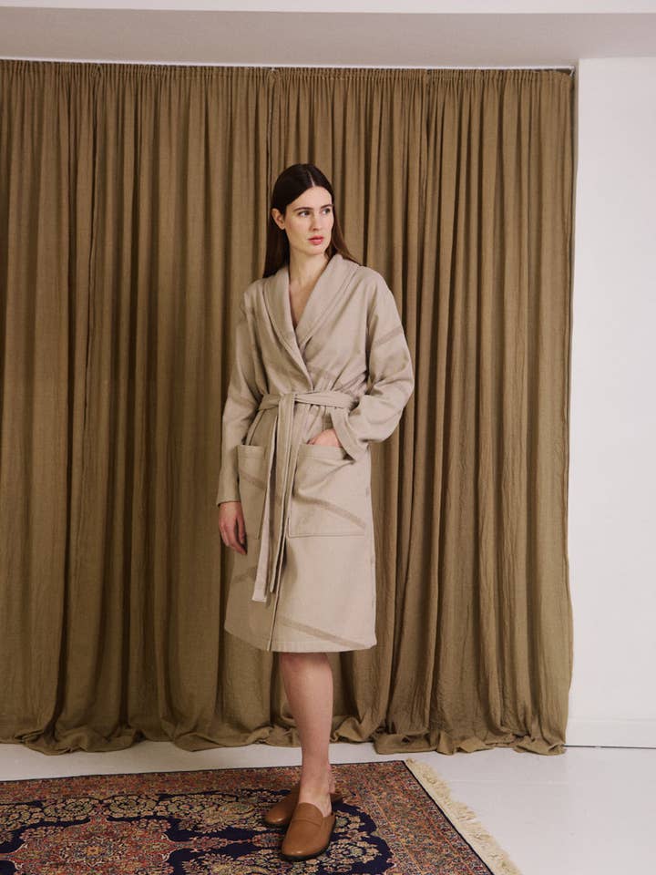 Hellgrauer Bademantel mit Gürtel und Taschen (unisex) für den Großhandel von WAY