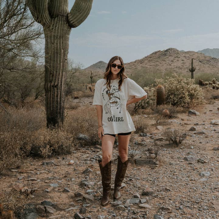 Everyday Leisure - Venta al por mayor Camisa - Mujer - One Hell Of A Cowgirl | Camiseta de gran tamaño
