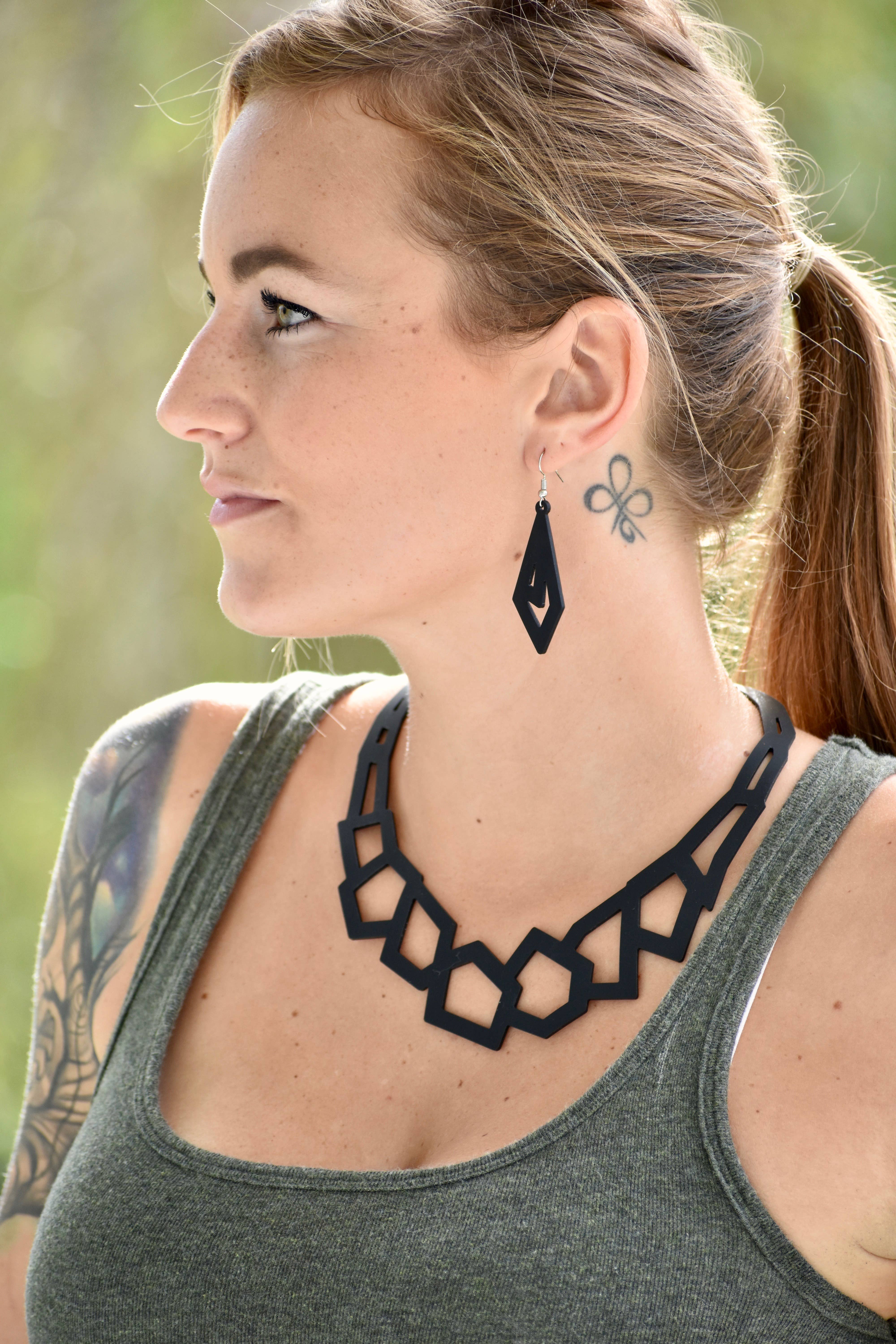 APARA Jewelry – wholesale Hängande örhängen – Trendiga örhängen1