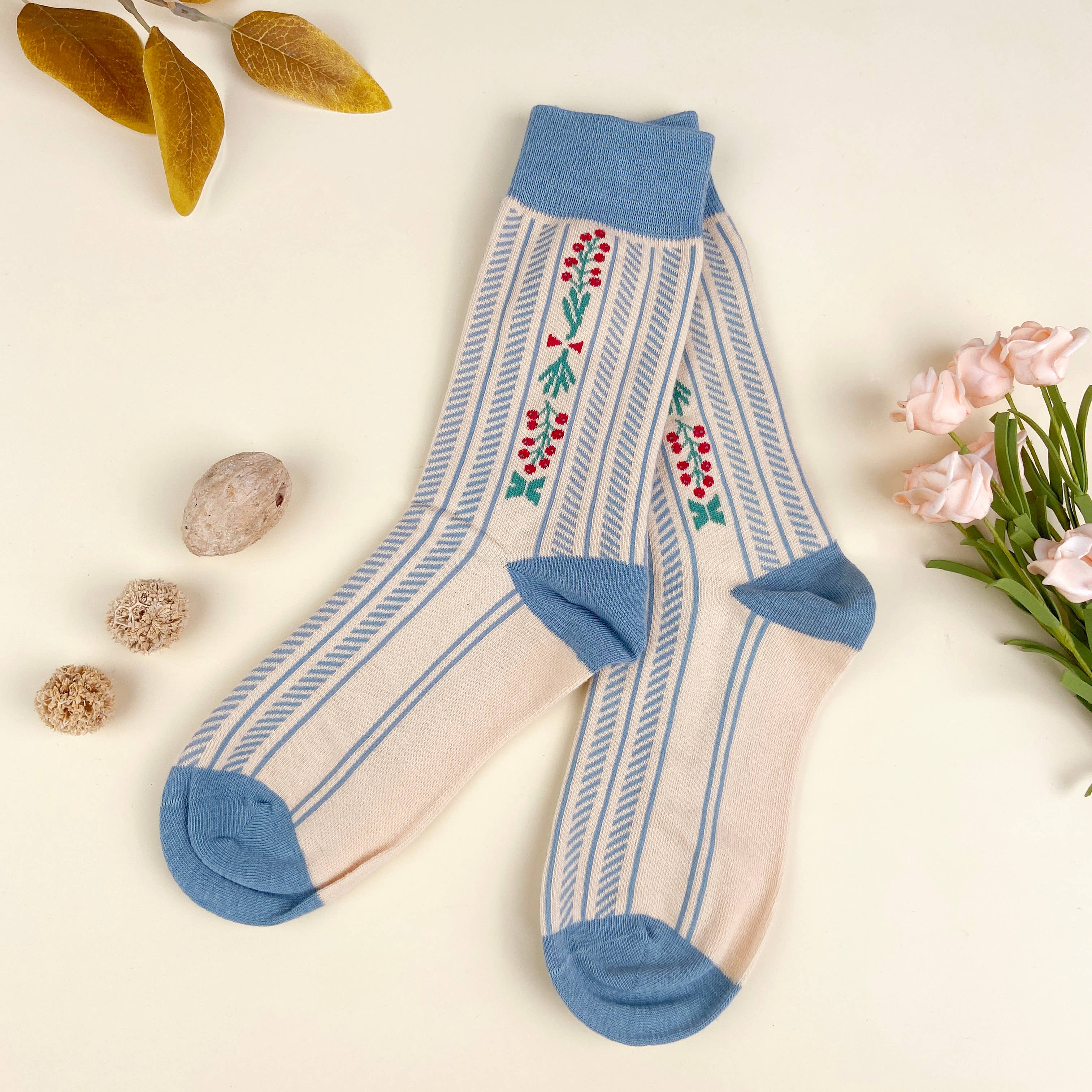 mildstyles - Wholesale Socks - Women's - Vintage Houndstooth,Small Floral Trendy Mid-Calf Socks0