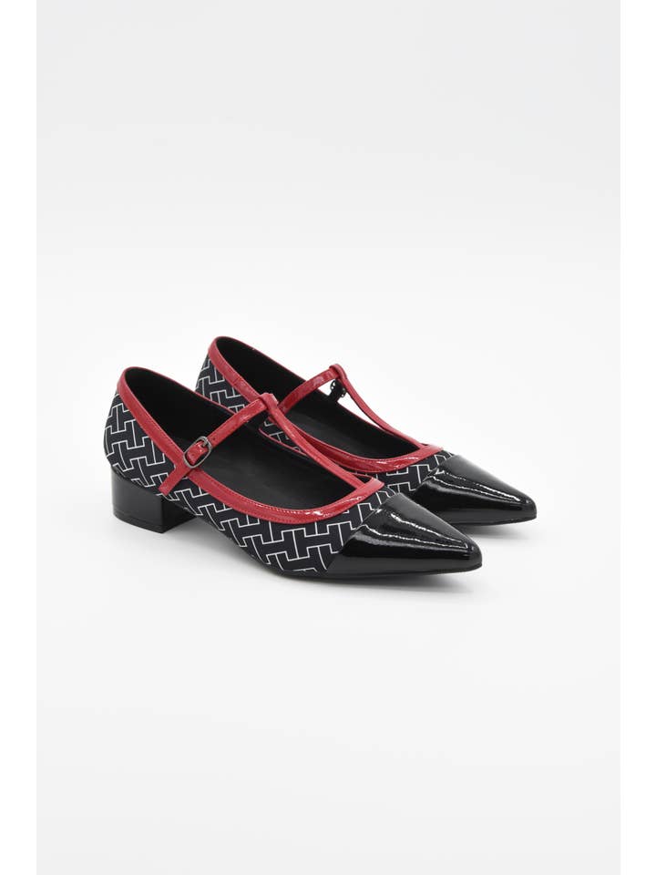 Azarey - Wholesale Flats - Women's - Patterned Mary Jane shoe with pointed toe 597K0423
