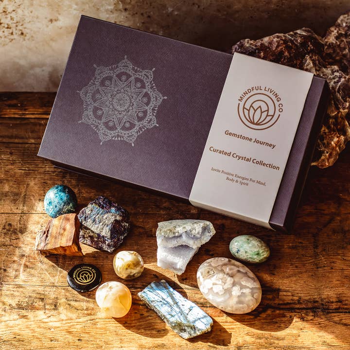 Scatola Regalo Crystal Curators di Mindful Living Co. per la vendita all'ingrosso da parte di Mindful Living Co.