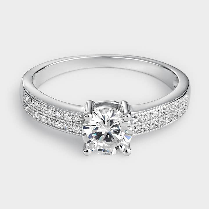 Pavé silver solitaire ring with zircons for wholesale by Itemporality