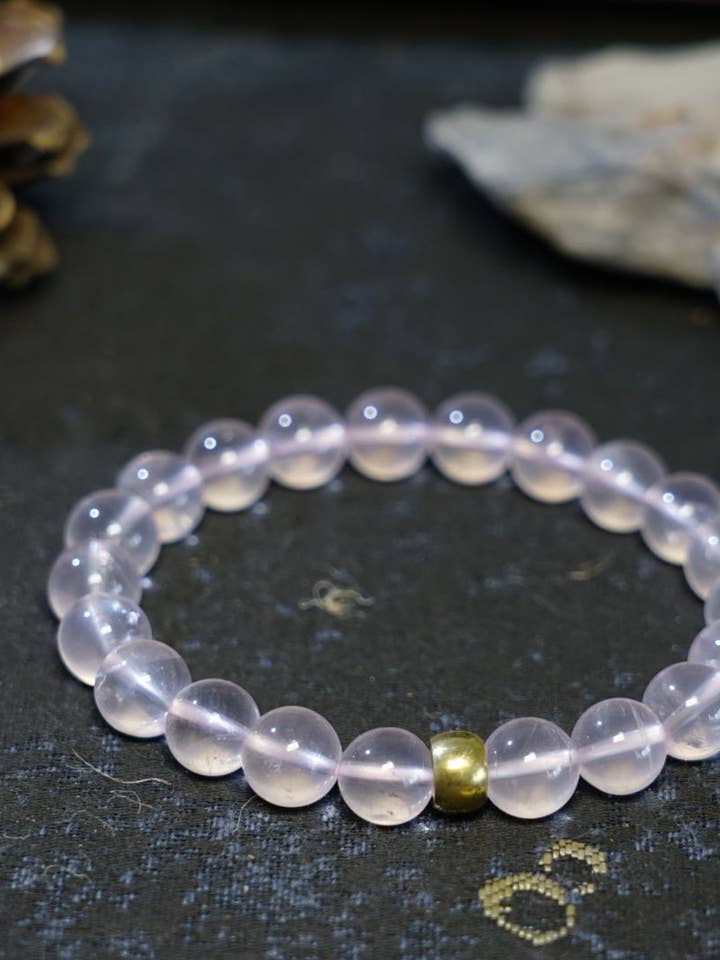 Bracelet en quartz rose naturel du Mozambique | Bijoux spirituels de la fraternité pour la vente par Moon Rituals