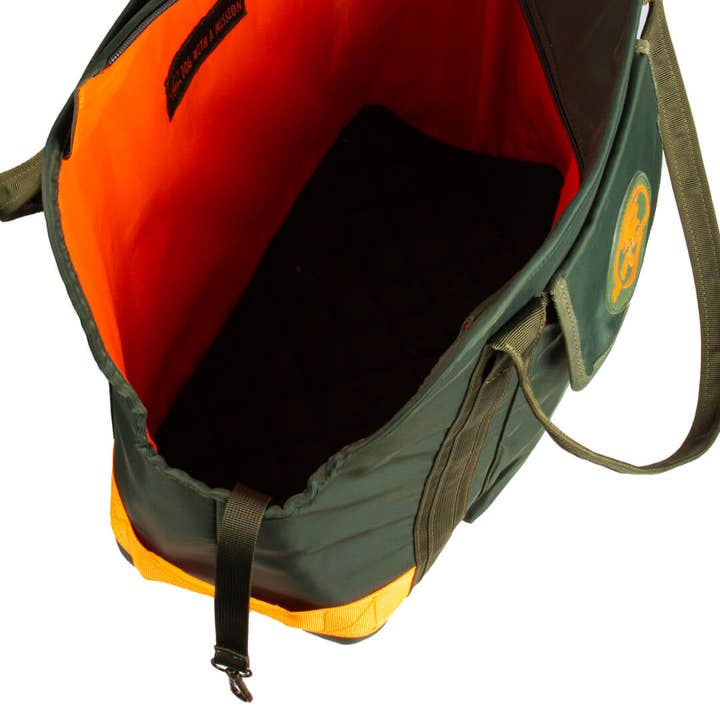 Dog with a Mission - Wholesale Pet Purse - Dogs - Travel buddy dog bag1