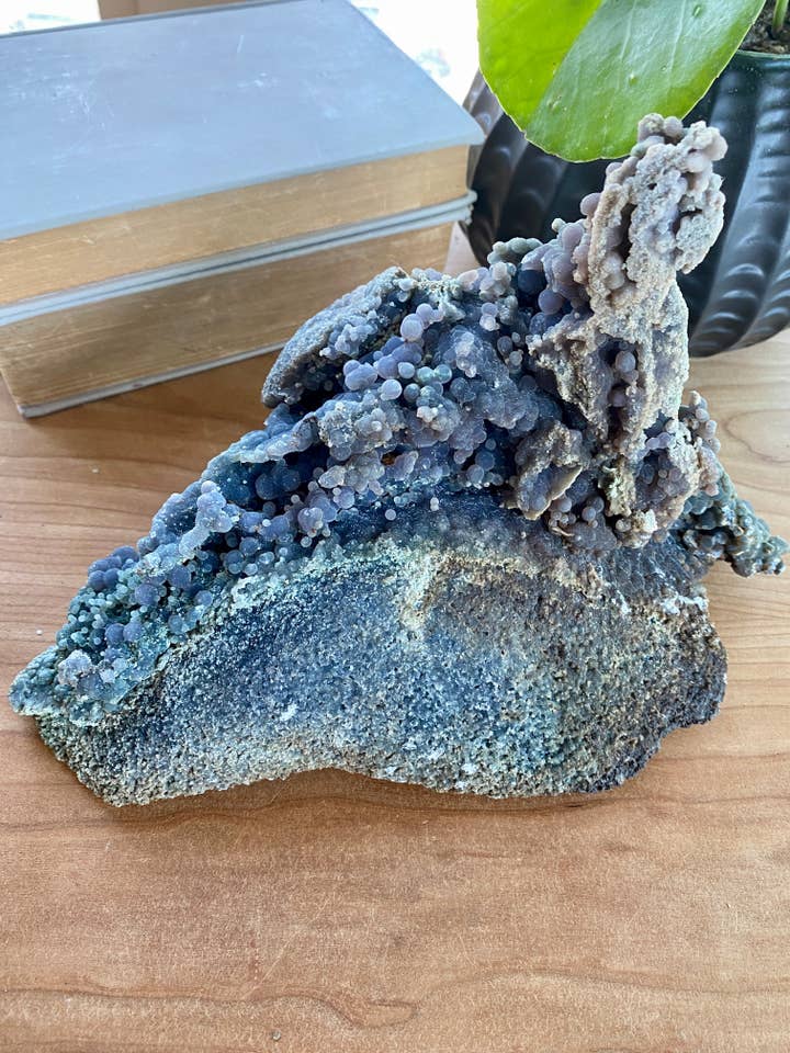 GRAPPE CHATOYANTE D'AGATE RAISIN pour la vente par Roman Grey Co.