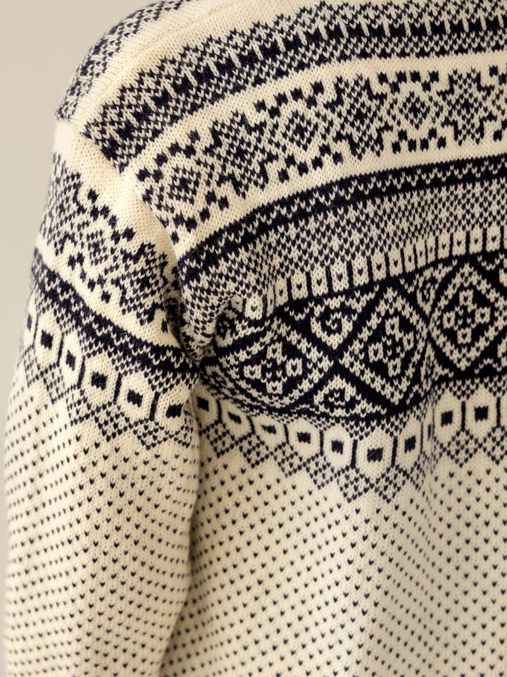 Susan Fosse AS - Wholesale Cardigan - Women's - Nordnes Women's Cardigan2