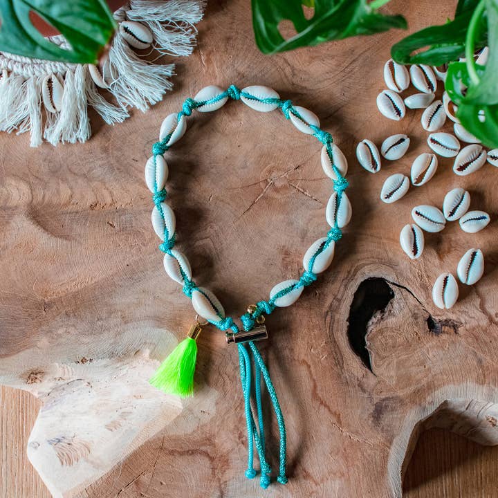 Zanzibar shell dog collar with medal holder for wholesale by Worldog