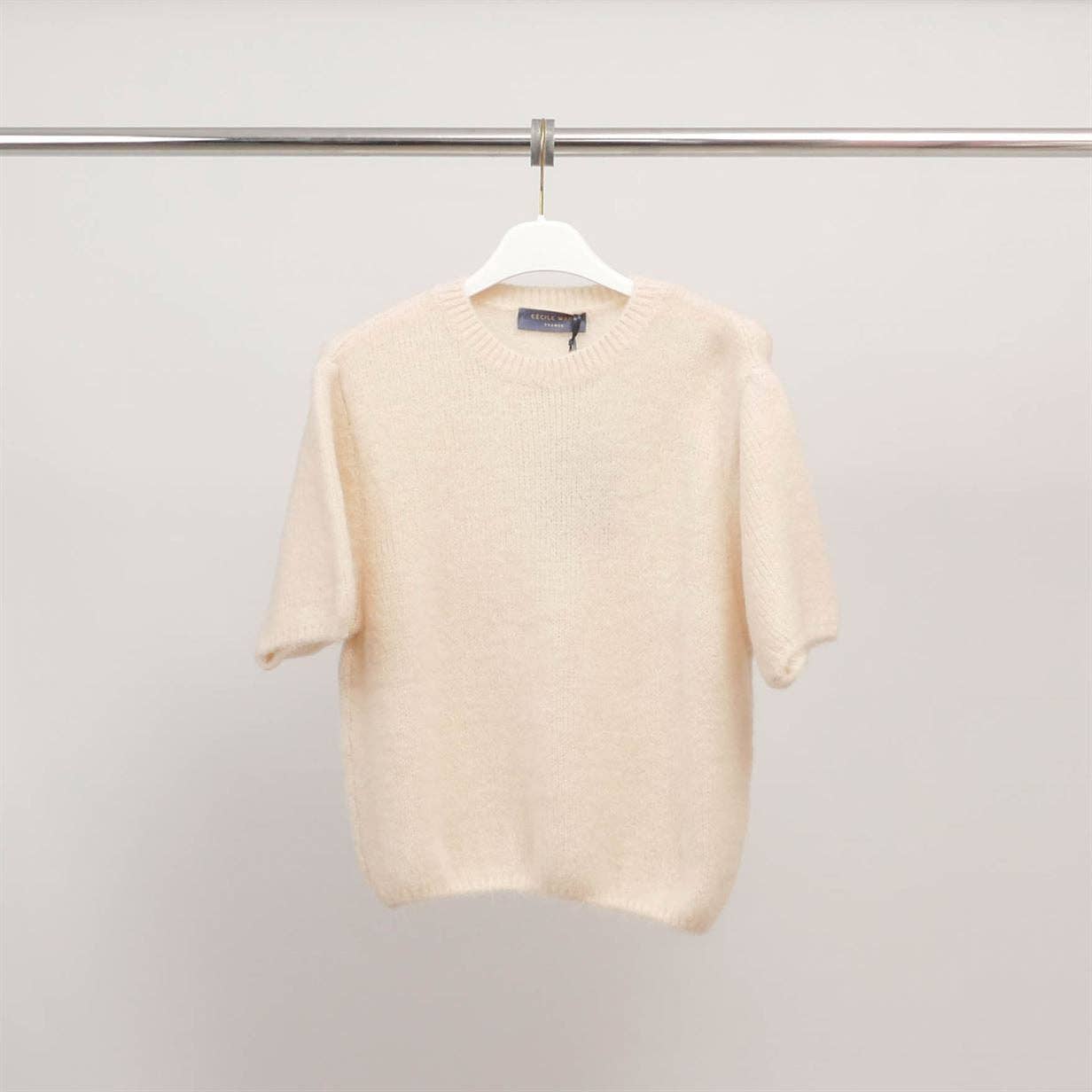 Cecile Wang - Wholesale Knit Sweater - Women's - Short-sleeve sweater in fluffy knit PJ24022A6