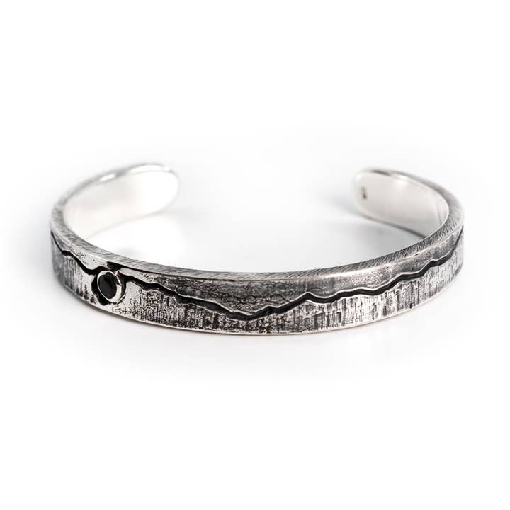 Satsung Cuff pour la vente par Buck Palmer