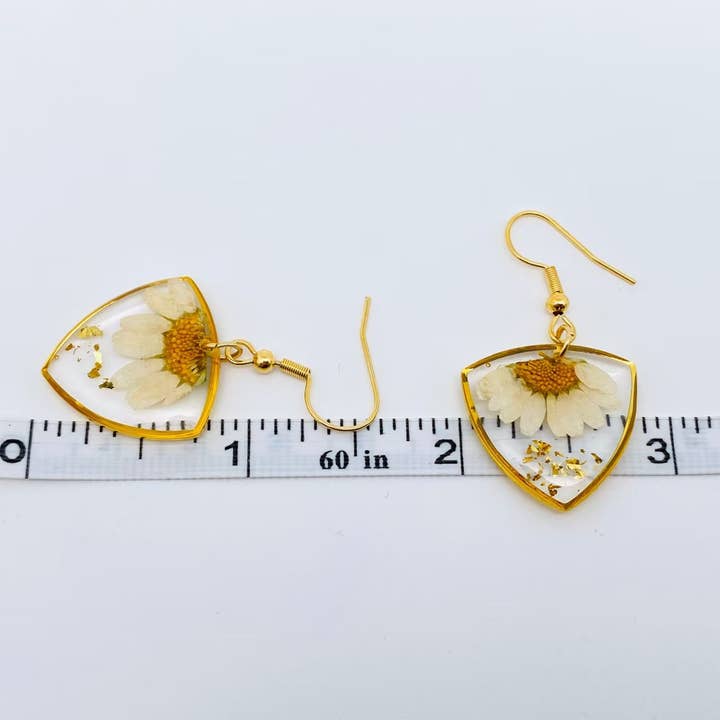Mio Queena - Wholesale Dangle Earrings - Genuine Dried Flower Pressed Daisy Dangle Earrings - PDF3
