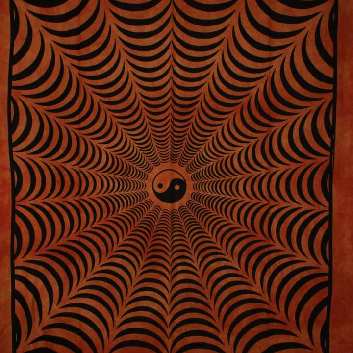 Tapisserie 3D de style métier à tisser à la main Trippy Yin Yang au safran pour la vente par Wild Lotus