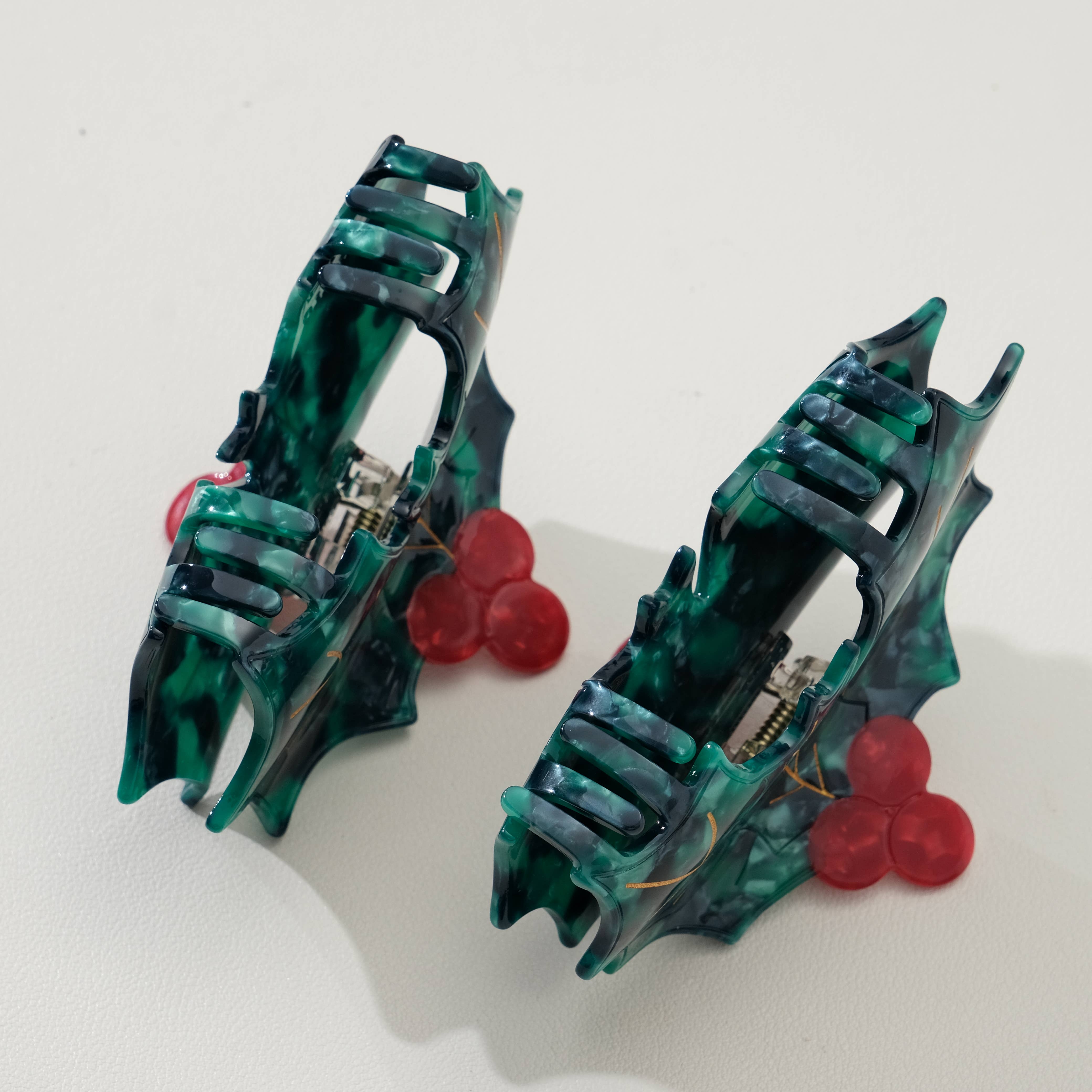 Assorted Christmas Holly Claw Clip | Holiday Claw Clip  for wholesale on Faire3