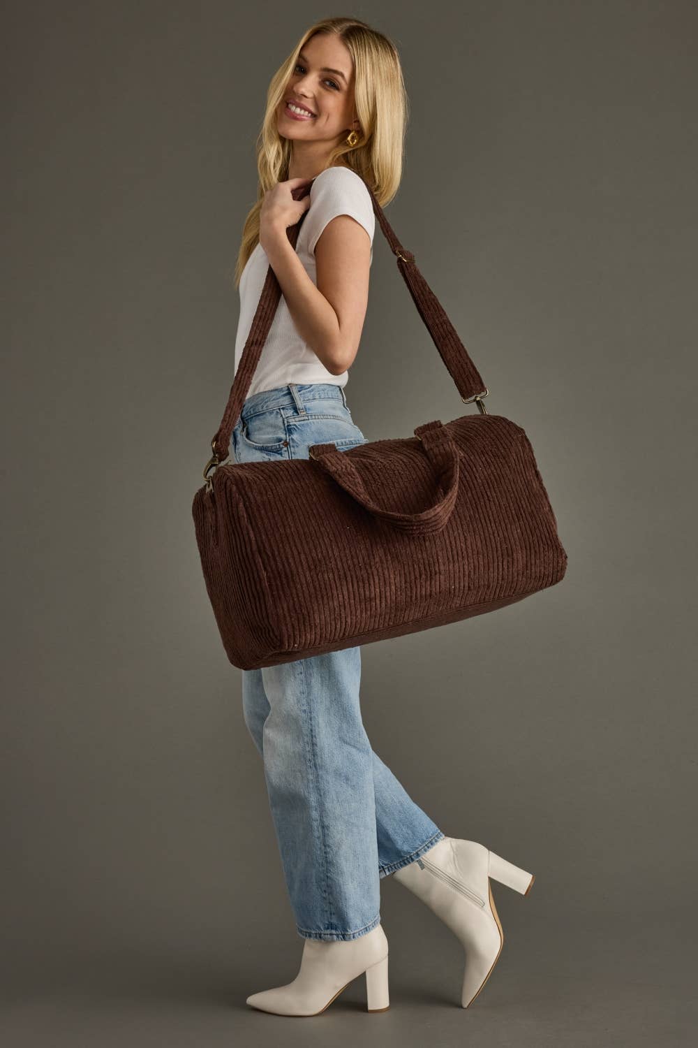 Panache Apparel Co. - Vendita all'ingrosso Sacca da viaggio - Donna - Borsone in velluto a coste marrone2