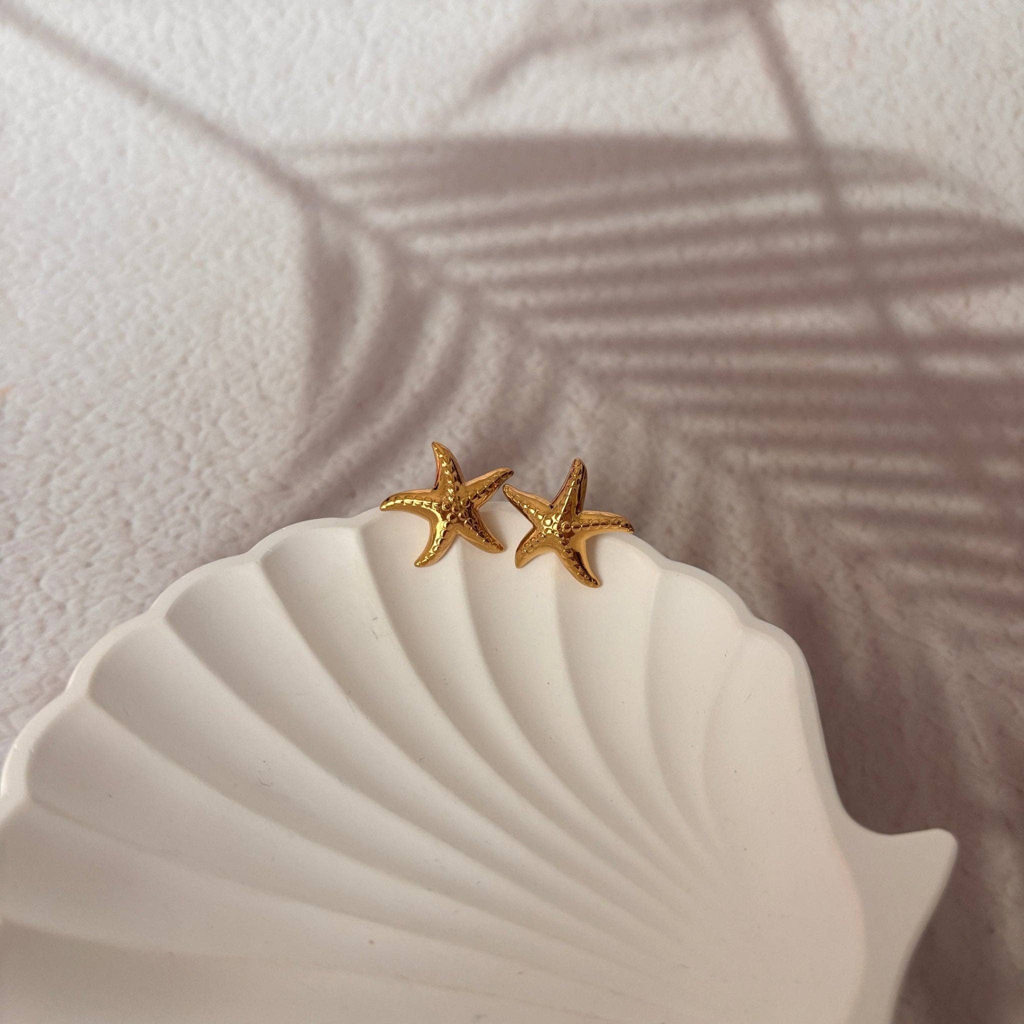 DUESTELLE ITALIA - Wholesale Stud/Post Earrings - Gold Coast - Starfish Stud Earrings Gold Waterproof3