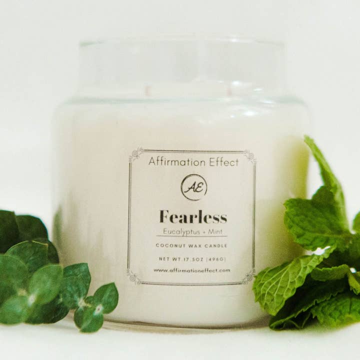 Candela di affermazione "Fearless" Eucalipto e Menta - 17,5 oz per la vendita all'ingrosso da parte di Affirmation Effect