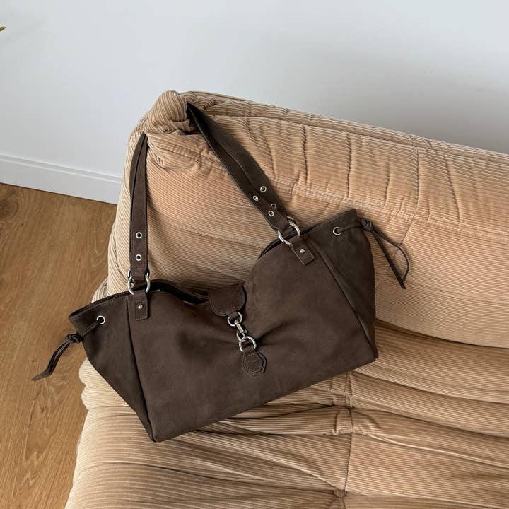 VICTORIA M NUBUCK TAUPE pour la vente par Neuville