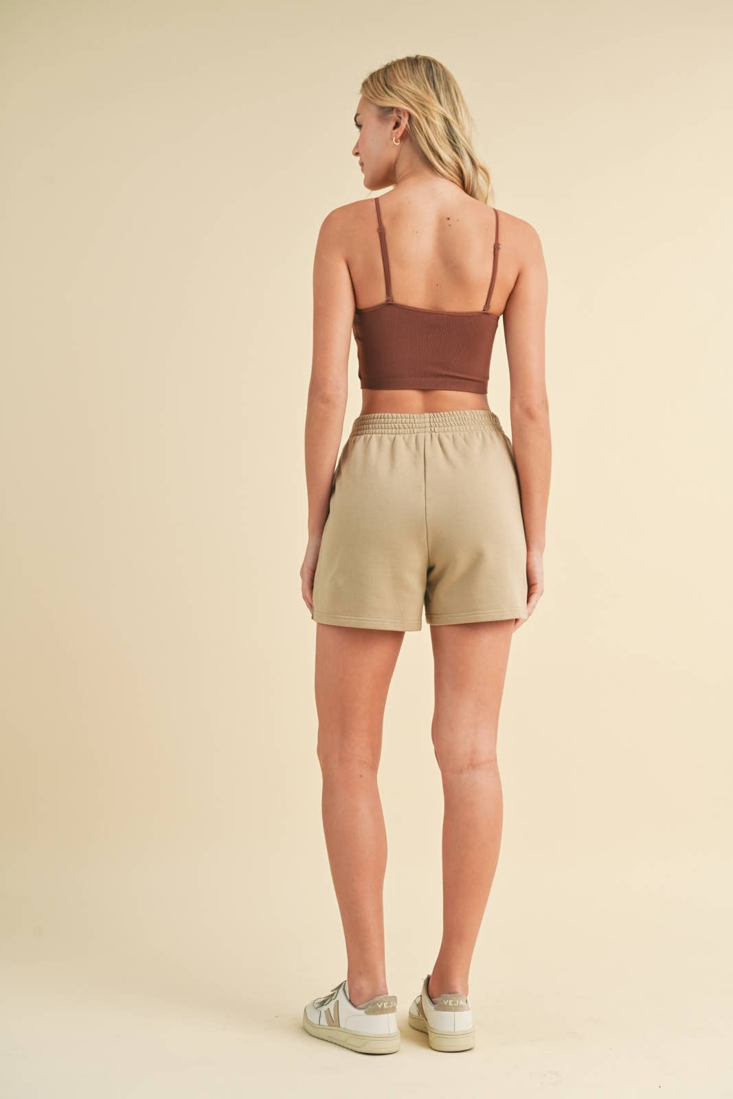 Wishlist Apparel – Großhandel Strickoberteil – Damen – NAHTLOSES BANDEAU AUS RIPPSTRICK//WL22-70987