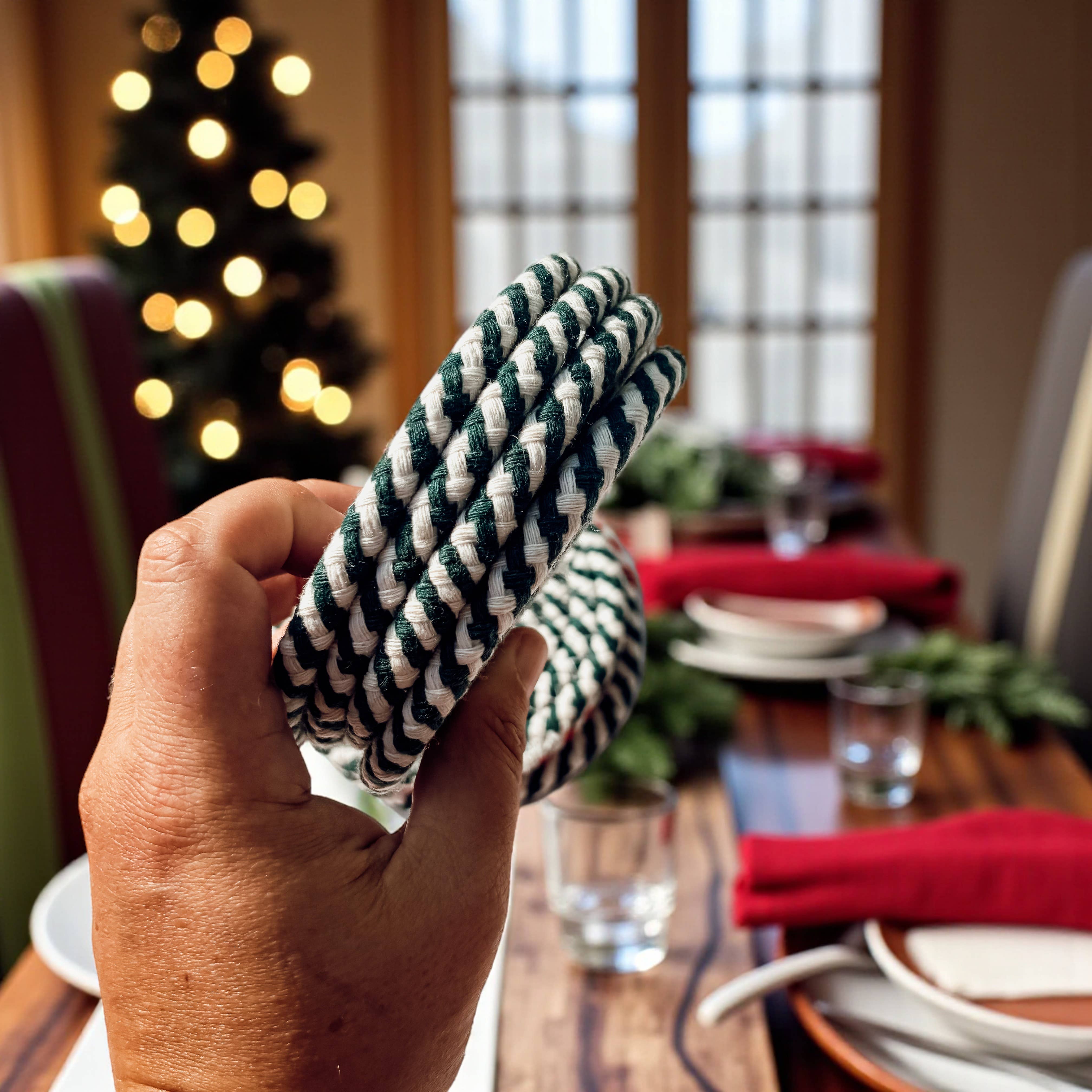 Gia Roma - Wholesale Christmas Decoration - Holiday Fabric Coasters, Red White Christmas Coaster Set18