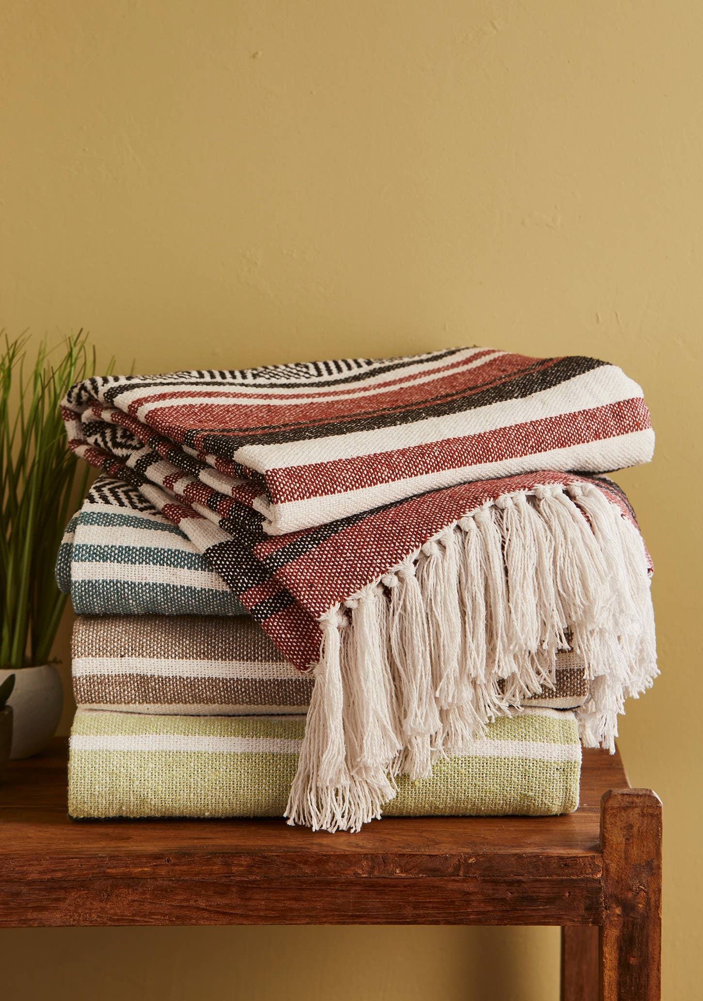 Namaste - Wholesale Throw blanket - Janya Recycled Stripe Throw0