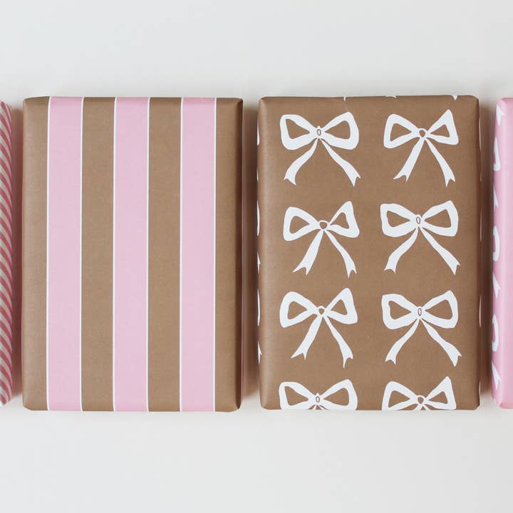 Heather Evelyn – Großhandel Geschenkpapier in Bögen – Southwold Streifen Geschenkpapier Pink & Braun1