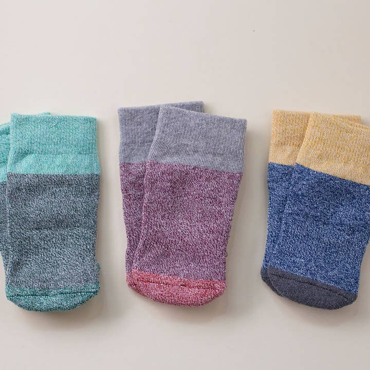 Chris - Antislip babysokken blauw, paars, marineblauw kleurblok voor wholesale door squid socks