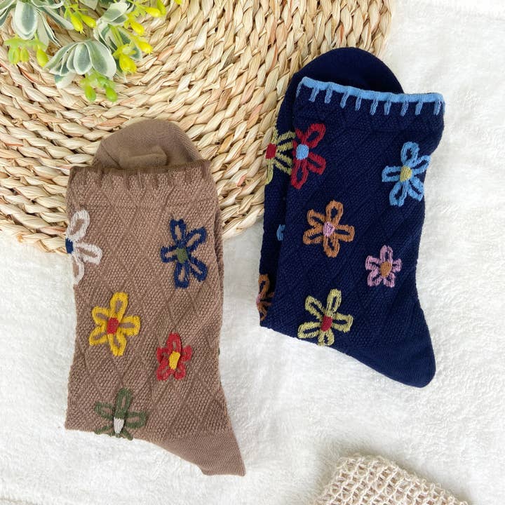 SoapElenGlen - Wholesale Socks - Women's - Women's mid-calf floral socks2
